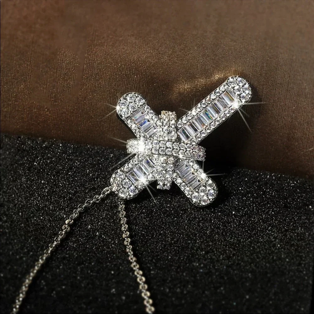 New Women Men Cross Diamond Necklace - Picture 3 of 7